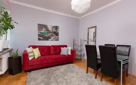 Metro Politechnika Studio Konstytucji by Renters